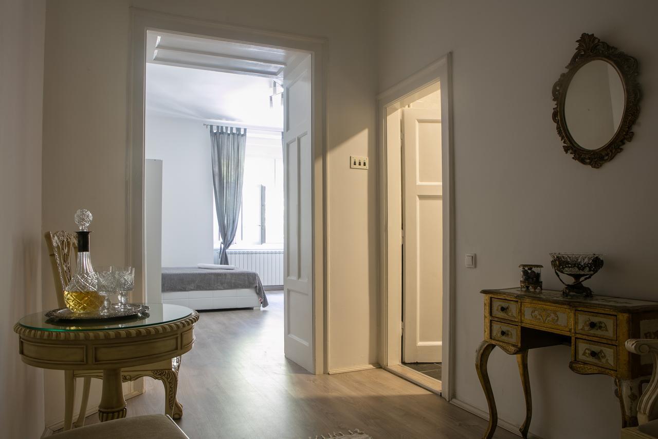 Natalie'S Apartment Belgrado Buitenkant foto