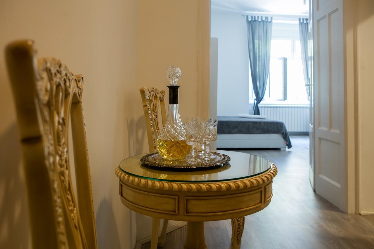 Natalie'S Apartment Belgrado Buitenkant foto